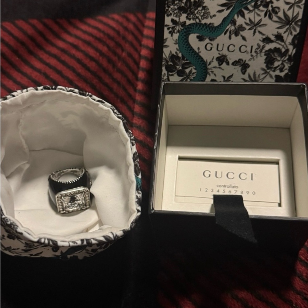 Gucci  Silver and Black Oversized Ring
